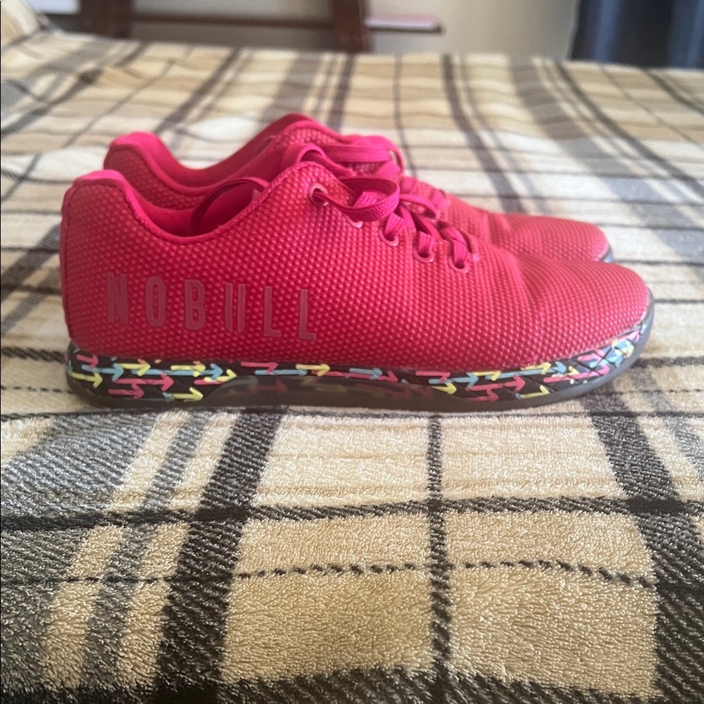NoBull trainers size 8.5 women’s